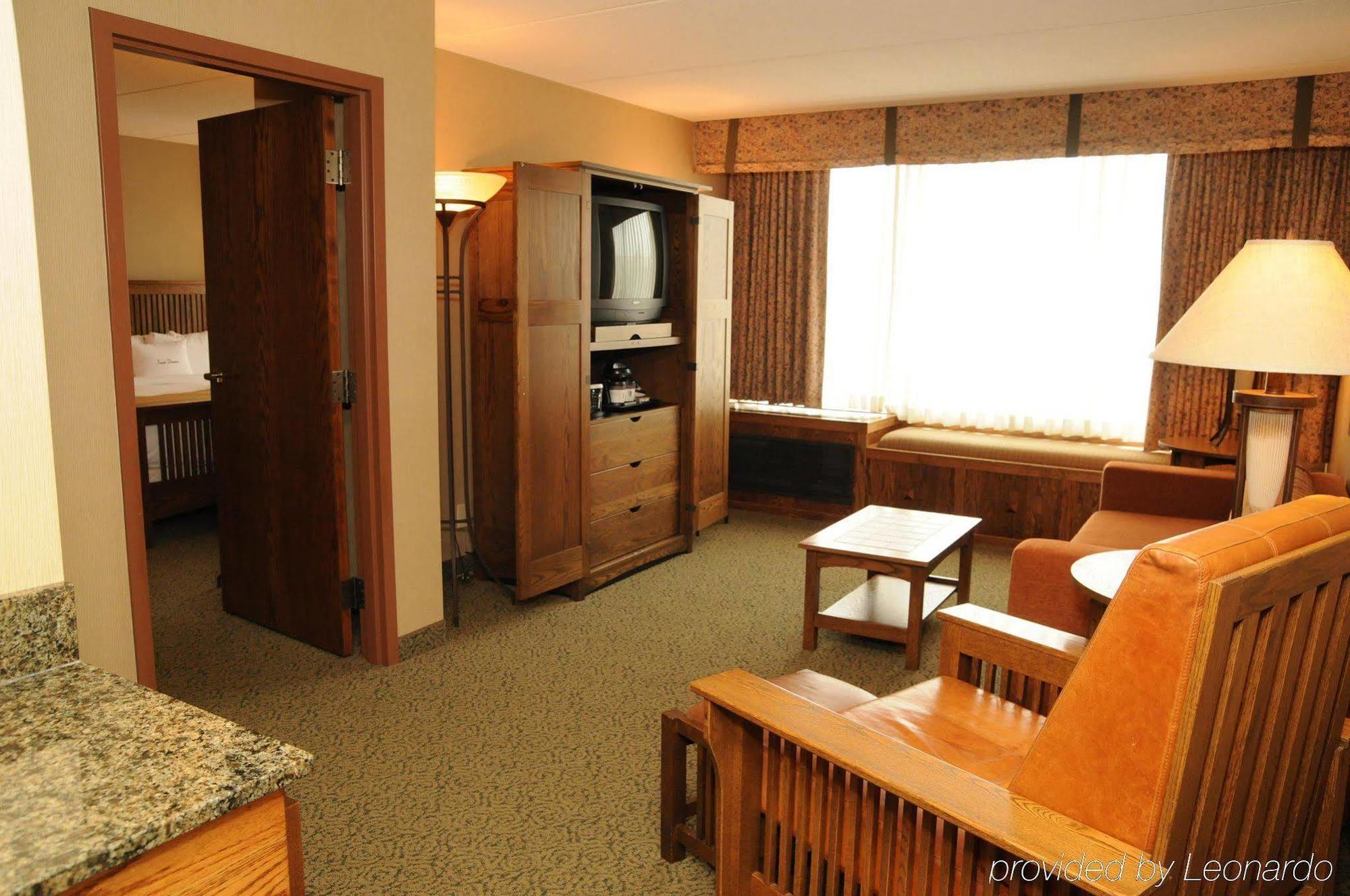 Doubletree By Hilton Libertyville-Mundelein Eksteriør billede